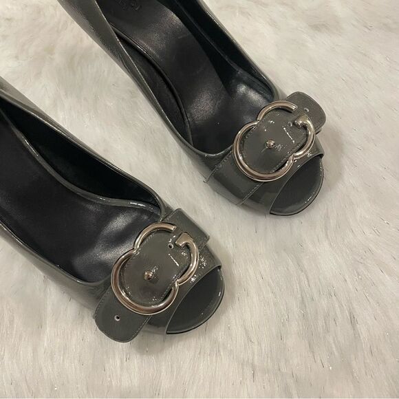GUCCI Grey Patent GG Marmont Disco Dollar Peep Toe Heels sz. 37.5 - Picture 4 of 10